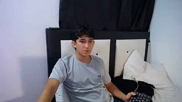 Snapshot of Dravith_Valery chatting on 02/17/26, 04:53 Dravith Valery online show from 02/17/26, 04:53