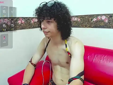 Snapshot of Mike_Miiller_ chatting on 10/28/25, 05:04 Mike Miiller online show from 10/28/25, 05:04