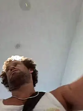 Snapshot of shainnfk chatting on 10/19/25, 05:30 shainnfk online show from 10/19/25, 05:30