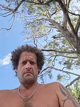 Snapshot of shainnfk chatting on 10/29/25, 02:08 shainnfk online show from 10/29/25, 02:08