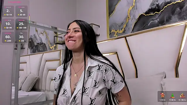 Snapshot of JuliethCruz_ chatting on 10/25/25, 05:40 JuliethCruz online show from 10/25/25, 05:40