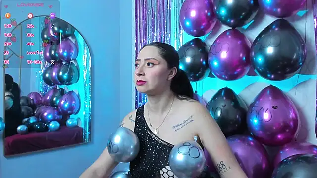 JuliethCruz  online show from 02/14/26, 08:55