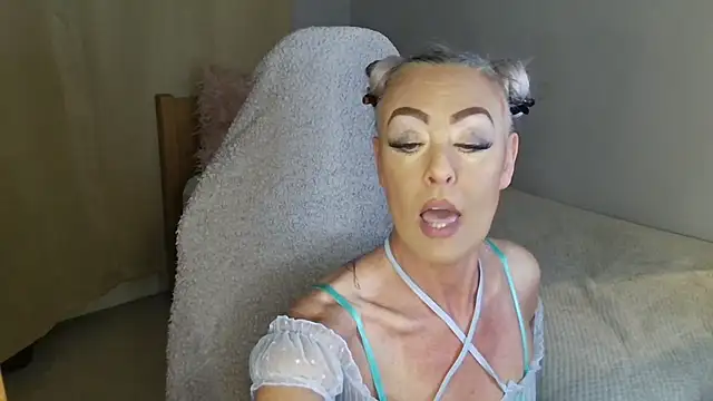 TheOGMiaMystique online show from 05/27/26, 08:50