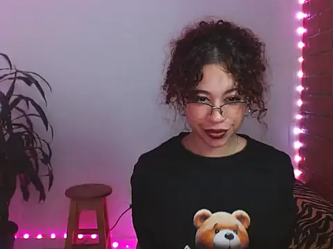 Snapshot of Medussa3033 chatting on 10/30/25, 02:35 Medussa3033 online show from 10/30/25, 02:35