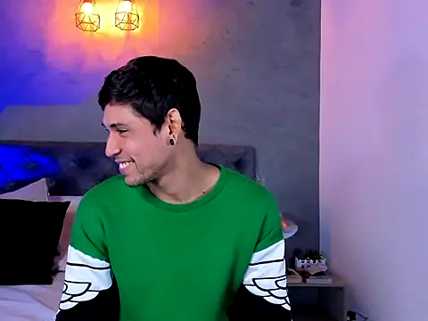 MaxHuston online show from 10/15/25, 08:53