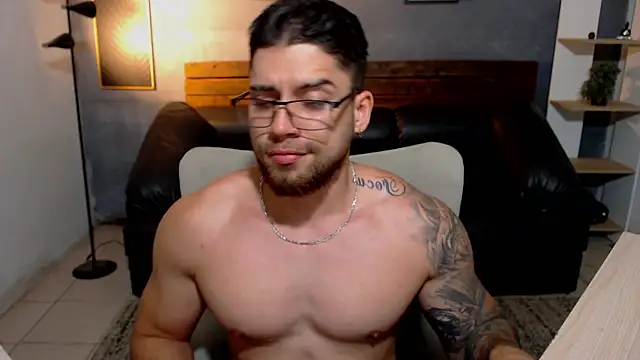 Snapshot of Mike_montoya01 chatting on 06/30/26, 10:33 Mike montoya01 online show from 06/30/26, 10:33