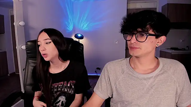 Mikeyvioleta  online show from 11/26/25, 10:33