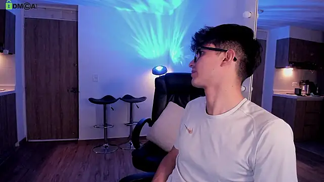 Mikeyvioleta  online show from 02/11/26, 09:58