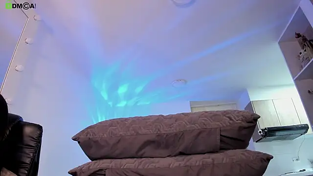 Mikeyvioleta  online show from 02/25/26, 10:14