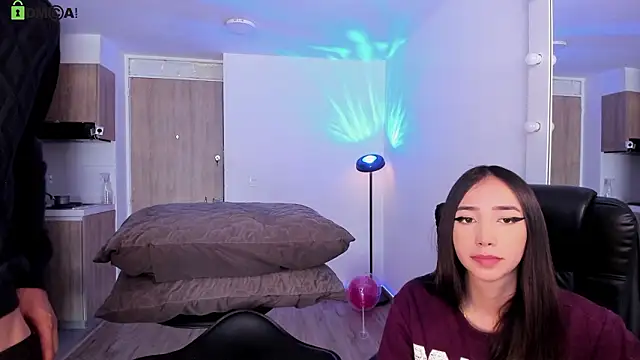 Mikeyvioleta  online show from 03/02/26, 01:40