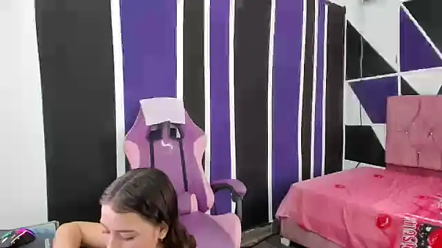 scarleth18 online show from 12/13/25, 07:53