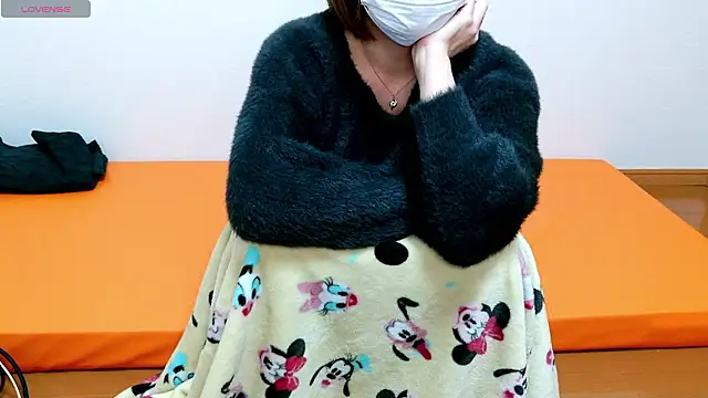 Snapshot of miyuki2000 chatting on 11/26/25, 07:42 miyuki2000 online show from 11/26/25, 07:42