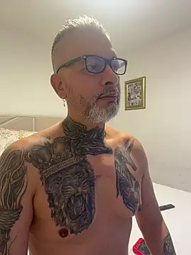 roygomez online show from 10/24/25, 04:14