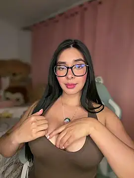 Snapshot of MiaSofia__ chatting on 05/28/26, 01:58 MiaSofia online show from 05/28/26, 01:58