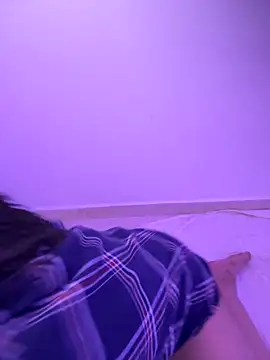 Snapshot of Lucianacuoper chatting on 10/30/25, 08:20 Lucianacuoper online show from 10/30/25, 08:20