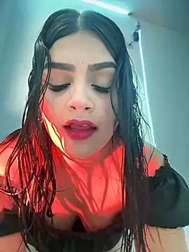 Snapshot of Lucianacuoper chatting on 11/06/25, 07:15 Lucianacuoper online show from 11/06/25, 07:15