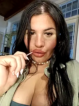 Snapshot of Sexylips200 chatting on 11/21/25, 02:10 Sexylips200 online show from 11/21/25, 02:10