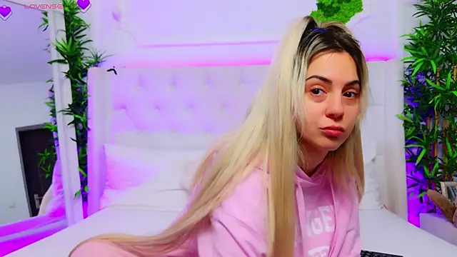 Snapshot of AriannaSins chatting on 12/01/25, 01:16 AriannaSins online show from 12/01/25, 01:16