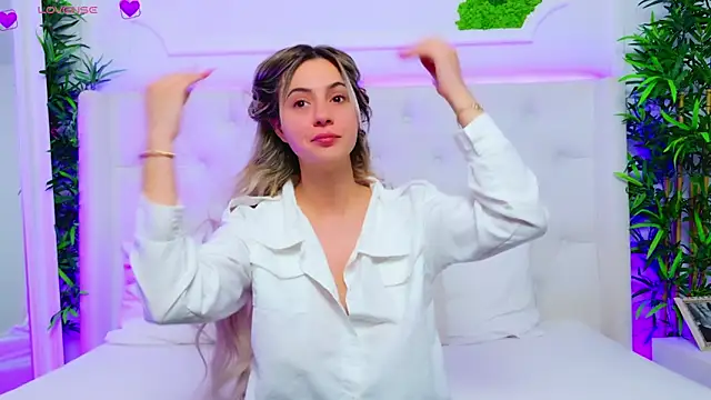 Snapshot of AriannaSins chatting on 12/04/25, 01:31 AriannaSins online show from 12/04/25, 01:31