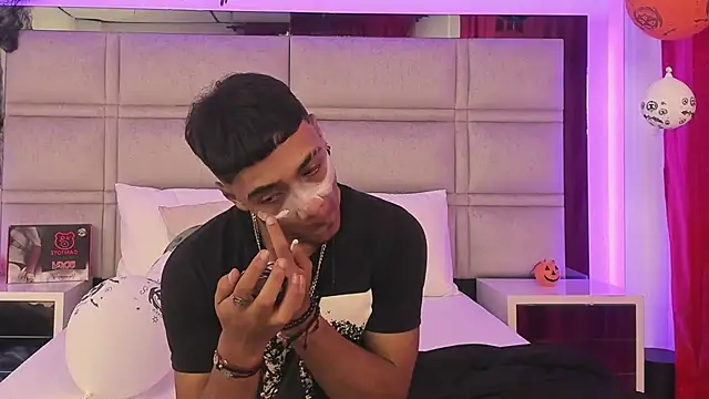 SweetAndSinful online show from 11/01/25, 04:36