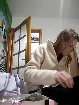 SandyCassie online show from 12/21/25, 07:21