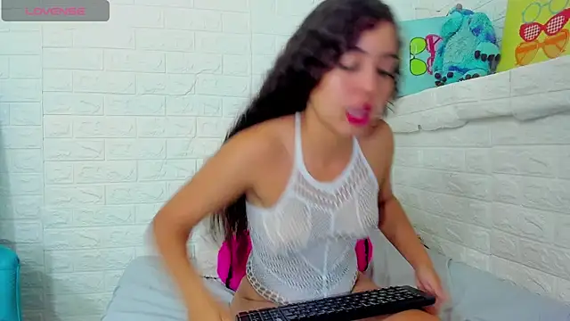 arielsweeth online show from 10/18/25, 05:43