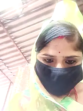 Snapshot of Rajni_chauhan chatting on 11/14/25, 06:45 Rajni chauhan online show from 11/14/25, 06:45