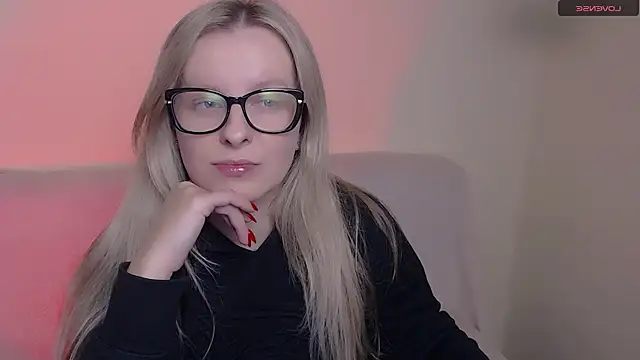 AllaLeomz online show from 11/25/25, 08:14