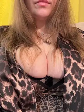 Curvy  Goddess online show from 04/15/26, 03:02