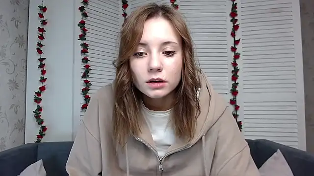 evaa here  online show from 11/06/25, 08:37