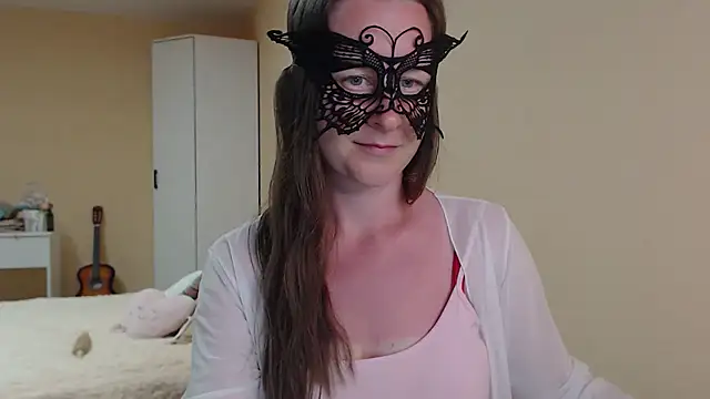 Snapshot of RebeccaSwan chatting on 07/07/26, 06:23 RebeccaSwan online show from 07/07/26, 06:23