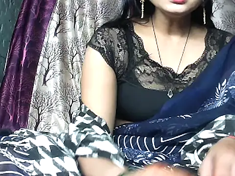 Snapshot of diksha--s chatting on 11/30/25, 10:58 diksha--s online show from 11/30/25, 10:58