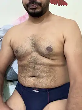 Snapshot of Handsome8677 chatting on 12/15/25, 01:04 Handsome8677 online show from 12/15/25, 01:04