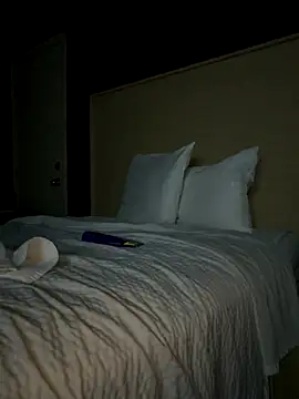 Snapshot of sissy_diorcd chatting on 11/19/25, 10:04 sissy diorcd online show from 11/19/25, 10:04