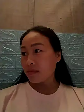 Snapshot of Spring-mky chatting on 10/27/25, 05:11 Spring-mky online show from 10/27/25, 05:11