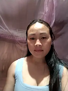 Snapshot of Spring-mky chatting on 10/29/25, 03:25 Spring-mky online show from 10/29/25, 03:25