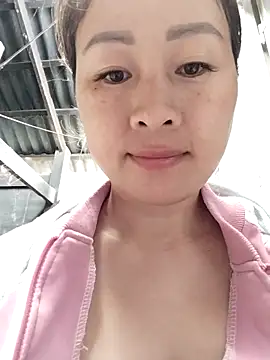 Snapshot of Spring-mky chatting on 11/19/25, 05:40 Spring-mky online show from 11/19/25, 05:40