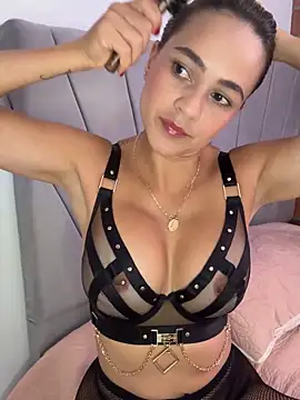 valentina herrrera online show from 11/05/25, 03:56