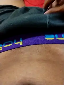 Snapshot of jojoneedmoney chatting on 10/15/25, 04:07 jojoneedmoney online show from 10/15/25, 04:07