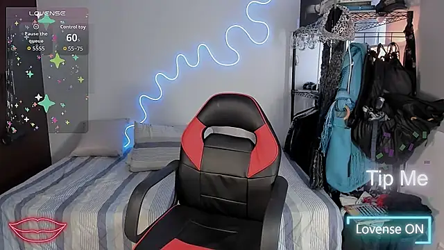 Snapshot of Lyric_Mirage chatting on 11/04/25, 12:59 Lyric Mirage online show from 11/04/25, 12:59