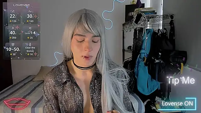 Snapshot of Lyric_Mirage chatting on 11/05/25, 04:18 Lyric Mirage online show from 11/05/25, 04:18