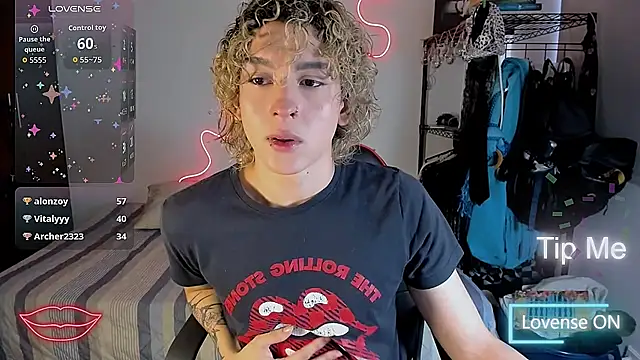 Snapshot of Lyric_Mirage chatting on 11/07/25, 09:37 Lyric Mirage online show from 11/07/25, 09:37