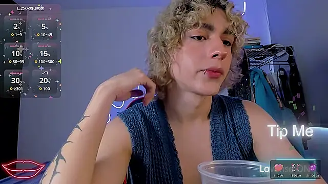 Snapshot of Lyric_Mirage chatting on 11/12/25, 09:03 Lyric Mirage online show from 11/12/25, 09:03