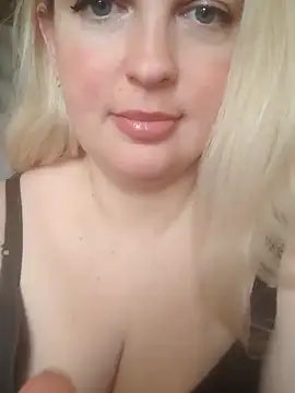 PaigexLynn online show from 04/20/26, 10:18