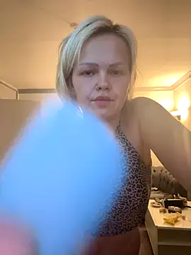 CherryXOX- online show from 10/28/25, 06:06