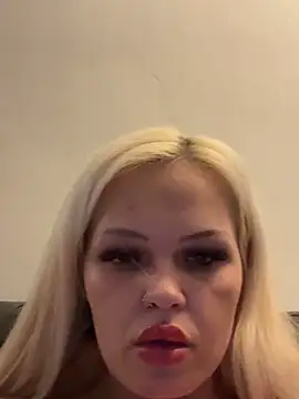 CherryXOX- online show from 11/24/25, 09:36