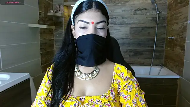 Snapshot of Iniya_Parul chatting on 06/01/26, 02:41 Iniya Parul online show from 06/01/26, 02:41