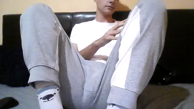 esmermoon online show from 11/17/25, 11:10