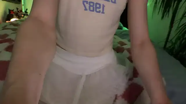 kira yoshika9e online show from 05/07/26, 10:59