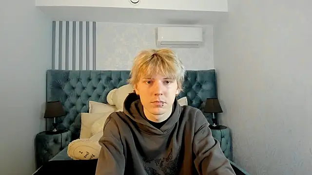 KevinMilky online show from 10/22/25, 02:28